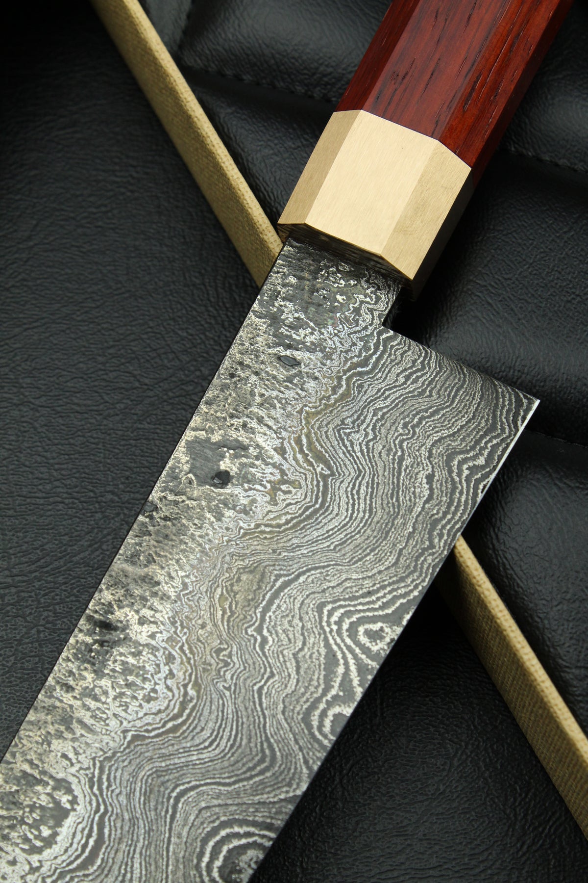 Padouk-Damast-Santoku 215, achteckiger Griff, 2,1
