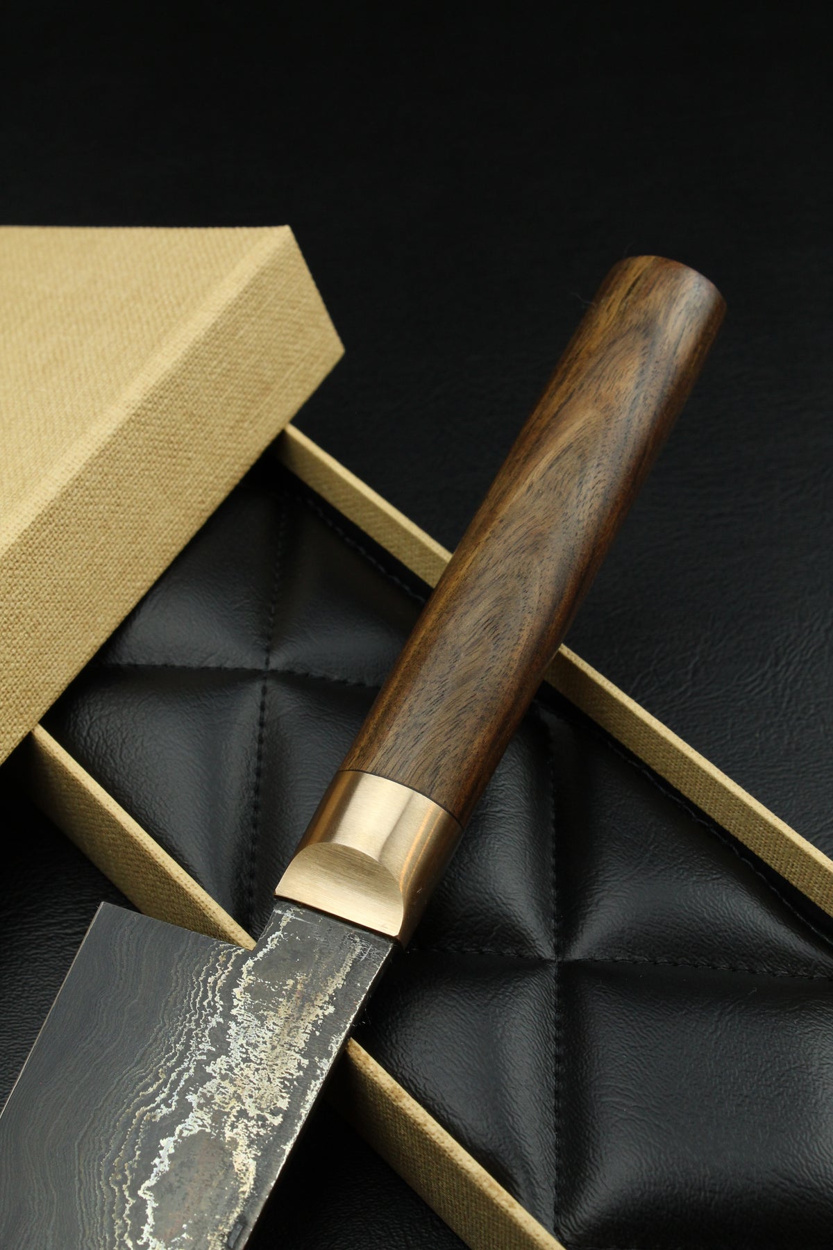 Damascus-Santoku 500L, deutsche Walnussholz-Ausführung