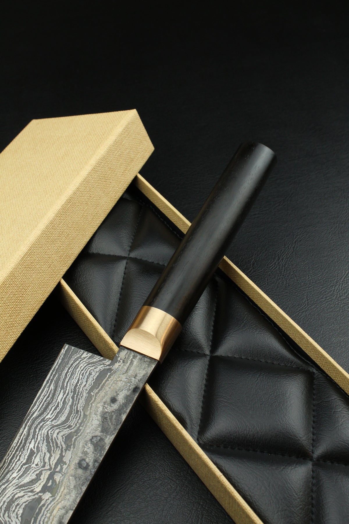 Damascus-Santoku HK aus schwarzem Ebenholz