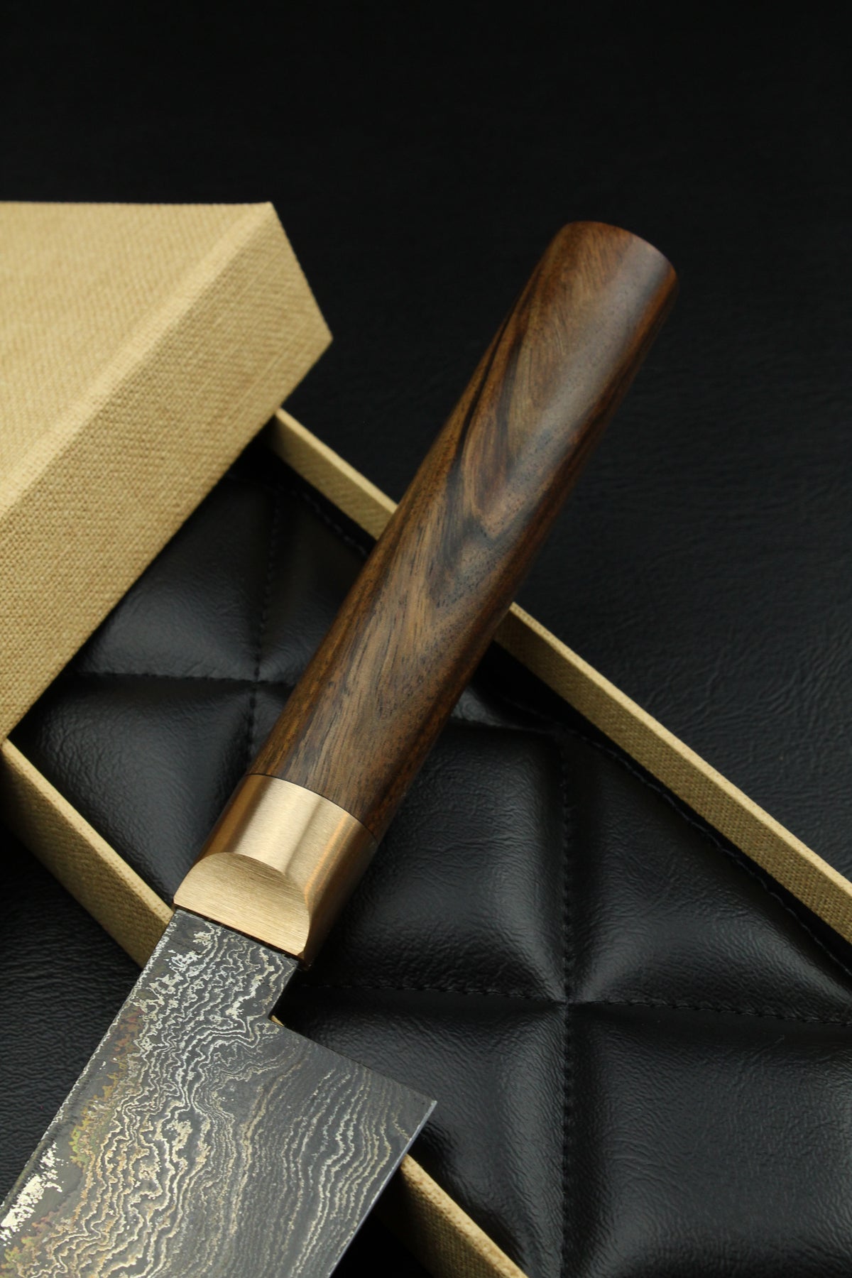 Damascus-Santoku 500L, deutsche Walnussholz-Ausführung