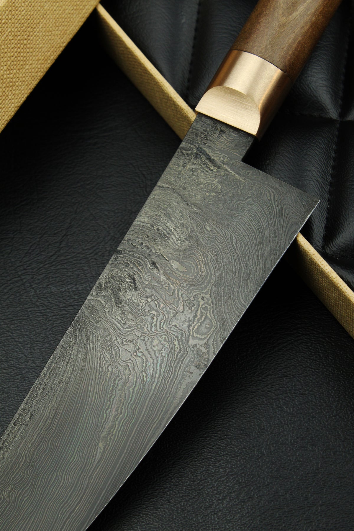 Damast-Santoku HL Torsion Walnuss